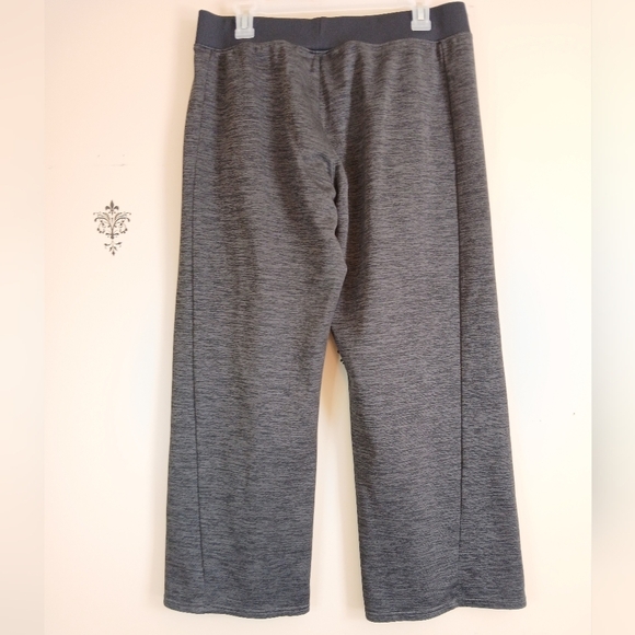 Under Armour sweat pants  fleece lined wide leg womens size LG short/ankle - Picture 2 of 4